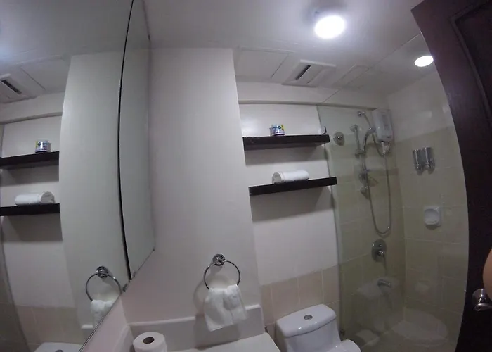 Arista Place 2 Bedroom Near Airport *
