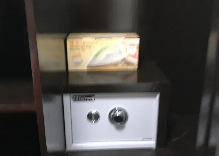 Arista Place 2 Bedroom Near Airport Manila